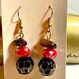 Golden 🖤Black, & ❤️Red Tiger eye Earring’s 🐅